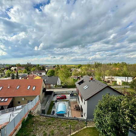 Byt Apartman 74M2 Vyhled Klid Priroda Прага Экстерьер фото