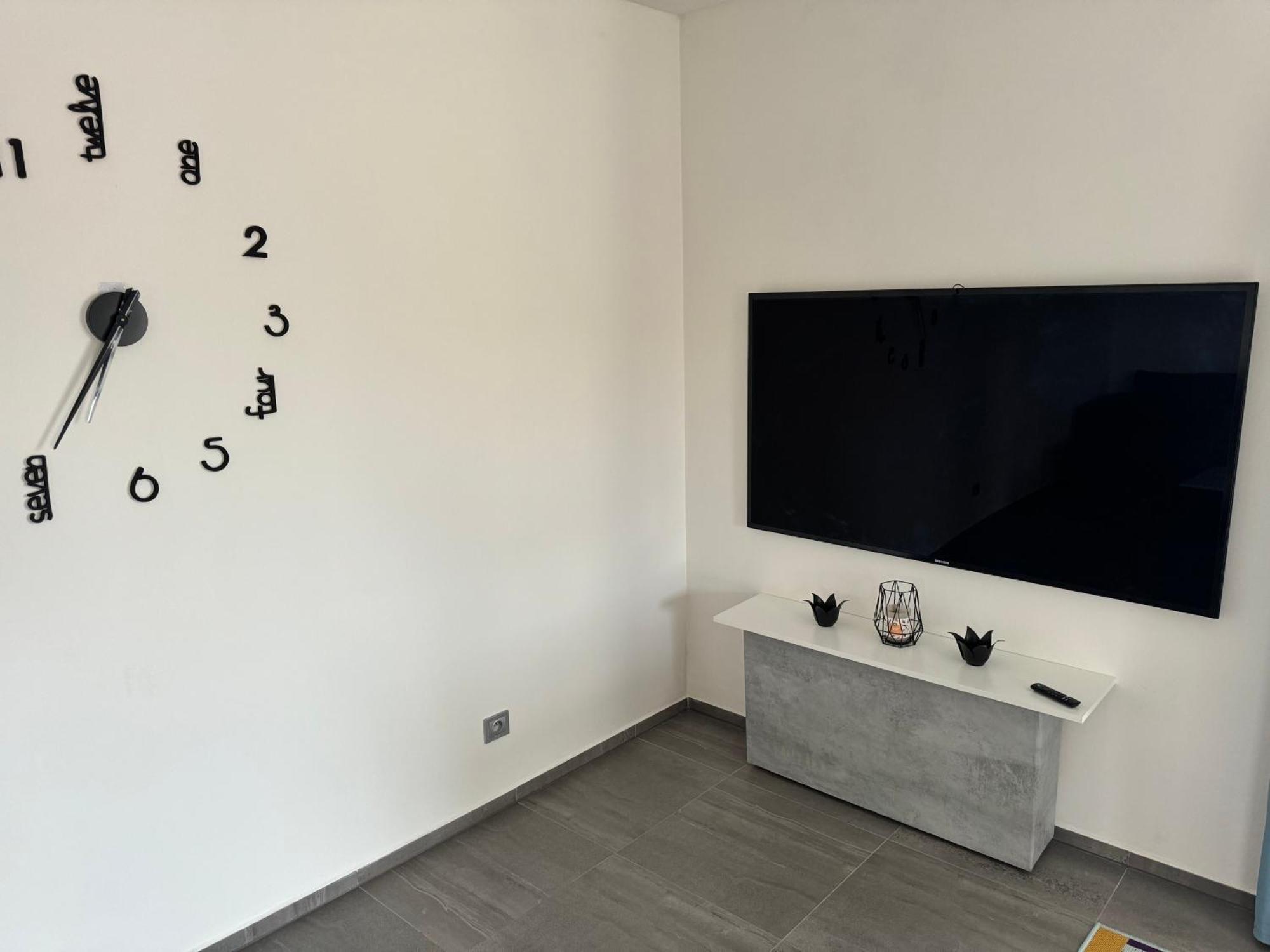 Byt Apartman 74M2 Vyhled Klid Priroda Прага Экстерьер фото