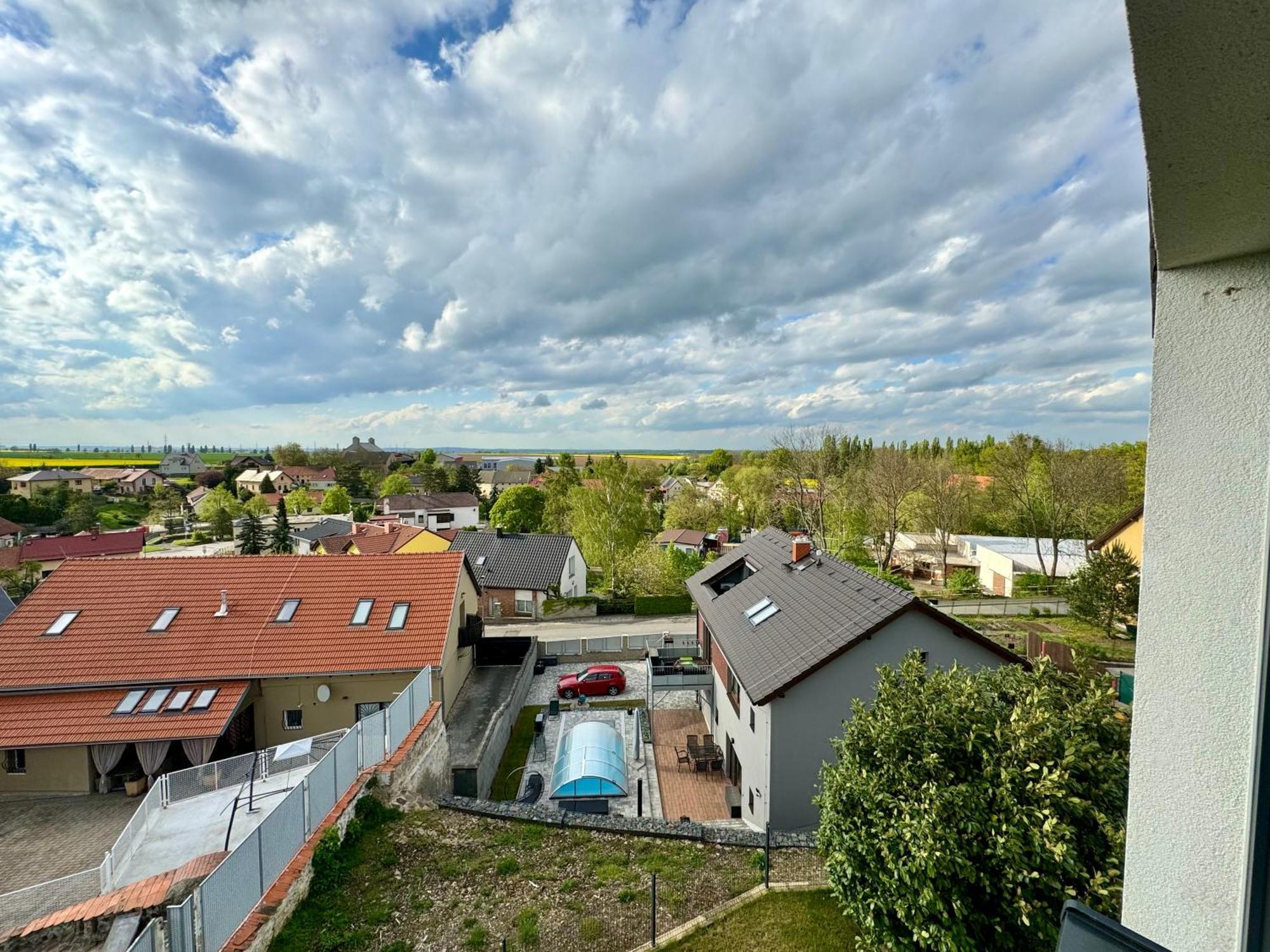 Byt Apartman 74M2 Vyhled Klid Priroda Прага Экстерьер фото