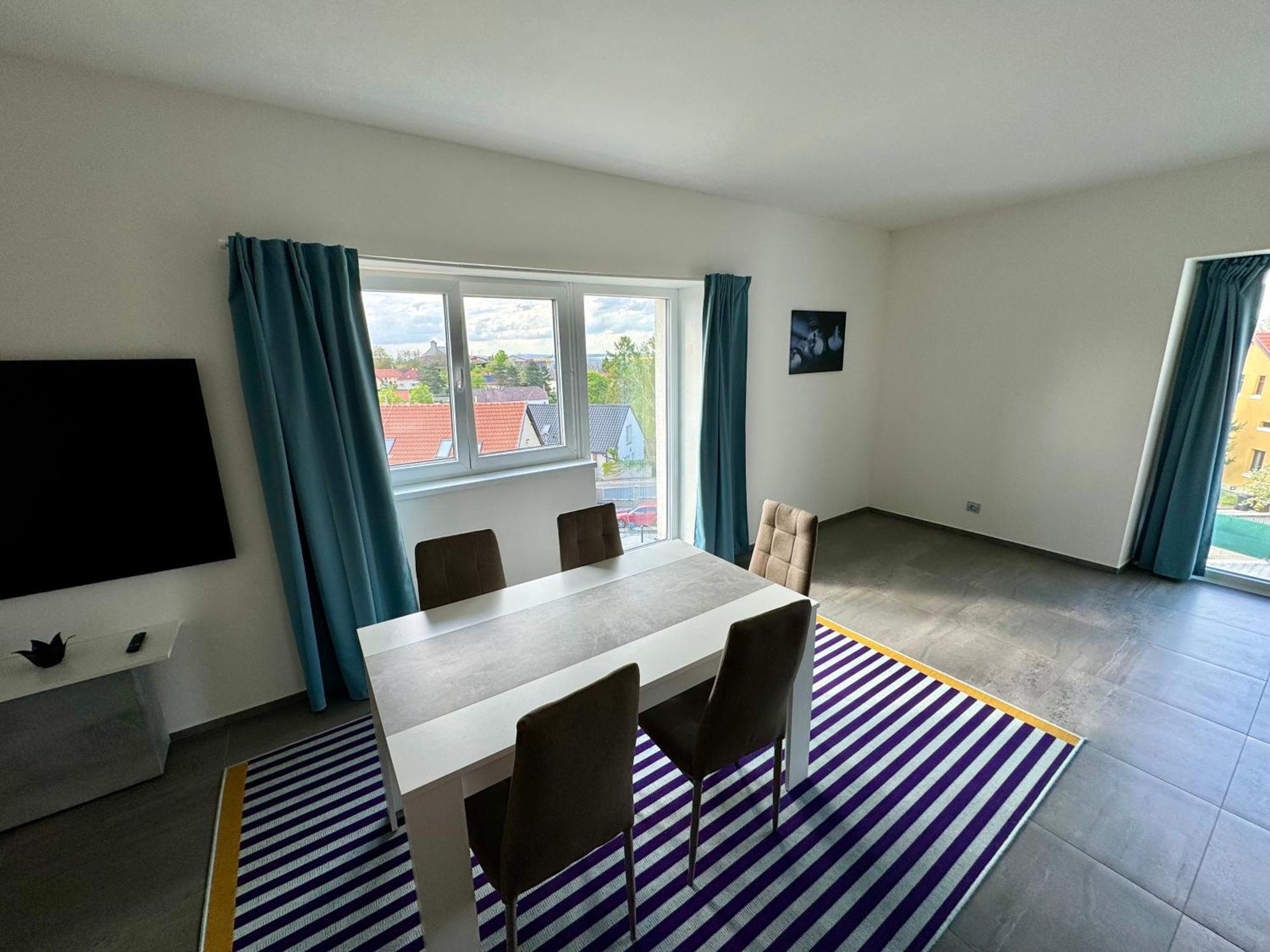Byt Apartman 74M2 Vyhled Klid Priroda Прага Экстерьер фото