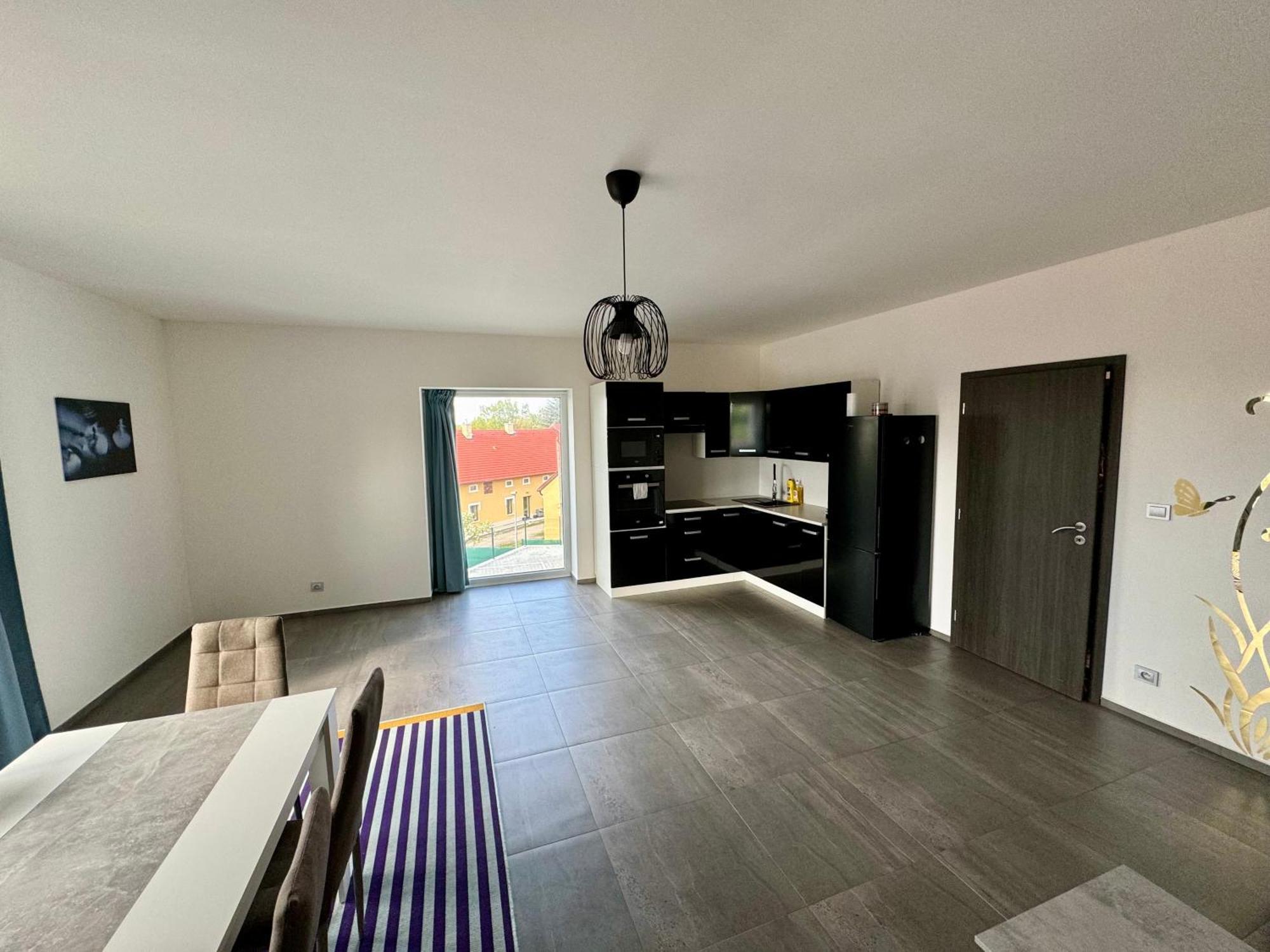 Byt Apartman 74M2 Vyhled Klid Priroda Прага Экстерьер фото