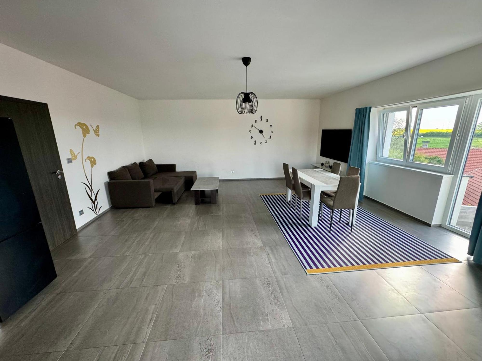 Byt Apartman 74M2 Vyhled Klid Priroda Прага Экстерьер фото