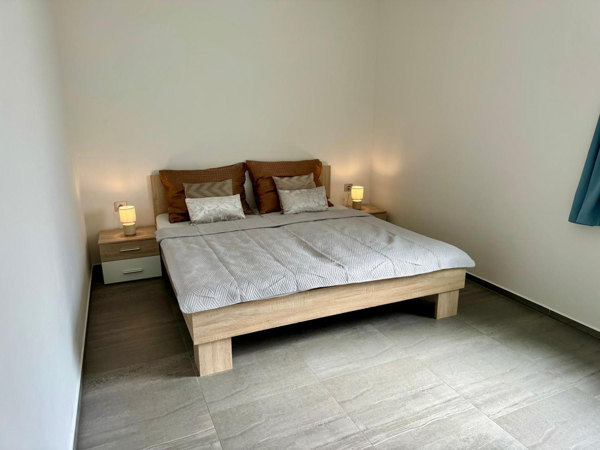 Byt Apartman 74M2 Vyhled Klid Priroda Прага Экстерьер фото